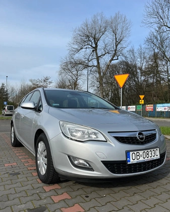 Opel Astra cena 21990 przebieg: 235000, rok produkcji 2011 z Gliwice małe 596